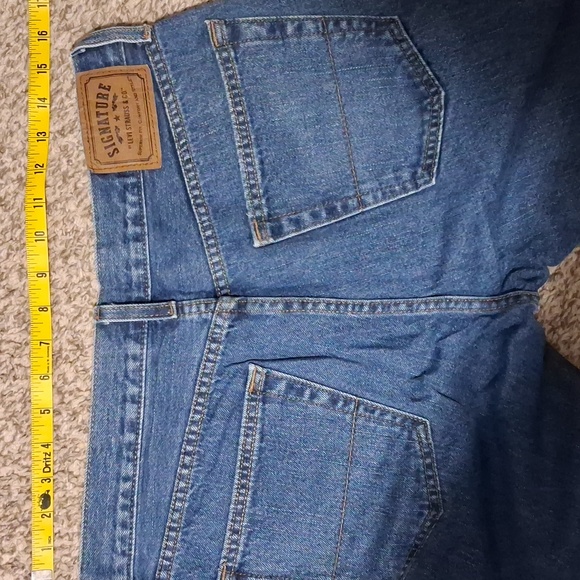 Mens Signature by Levi Strauss Relaxed Fit Blue Jeans - Picture 3 of 9